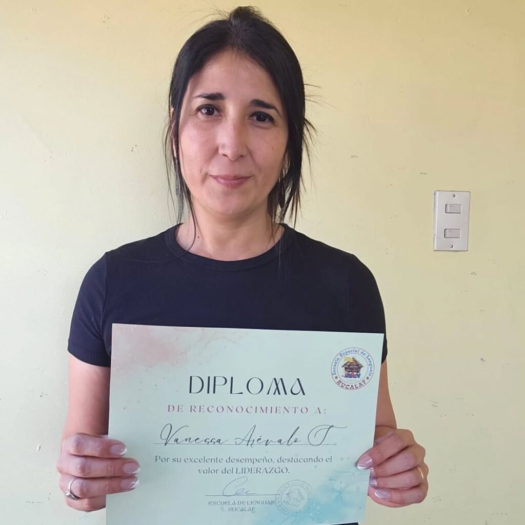 Instagram post from esc.lenguajerucalaf. This post is in position 7.