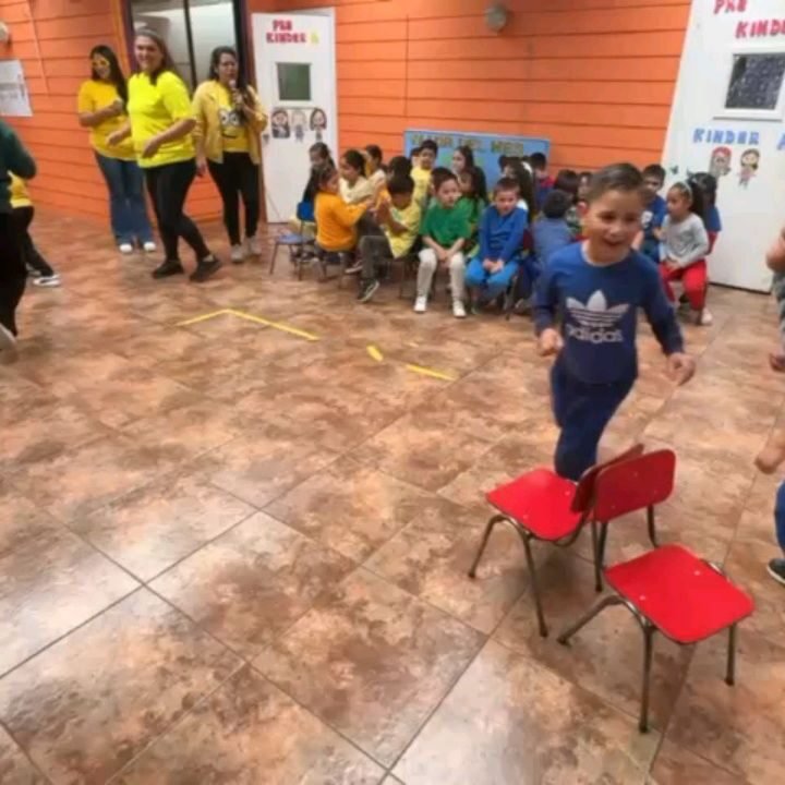 Instagram post from esc.lenguajerucalaf. This post is in position 2.