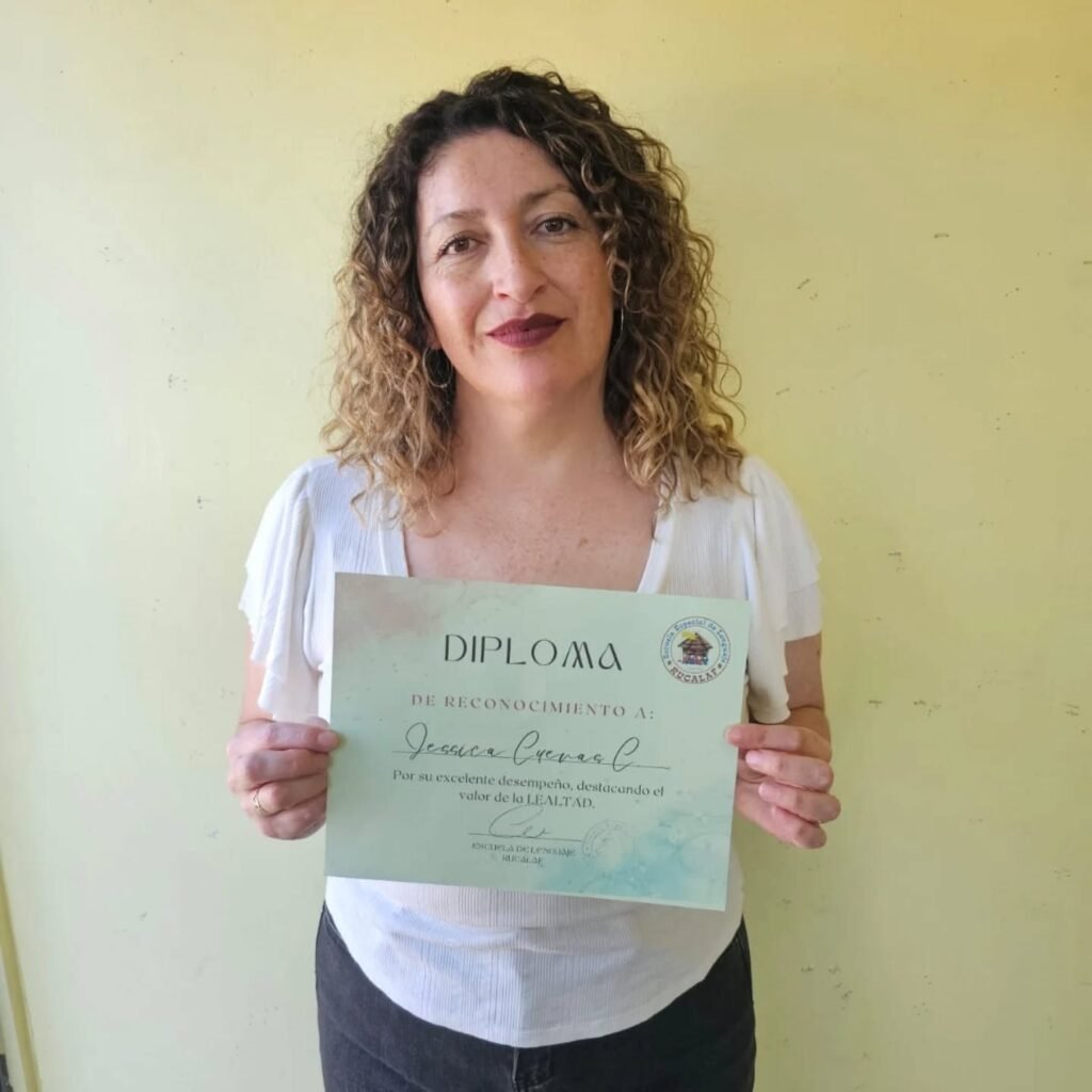 Instagram post from esc.lenguajerucalaf. This post is in position 0.