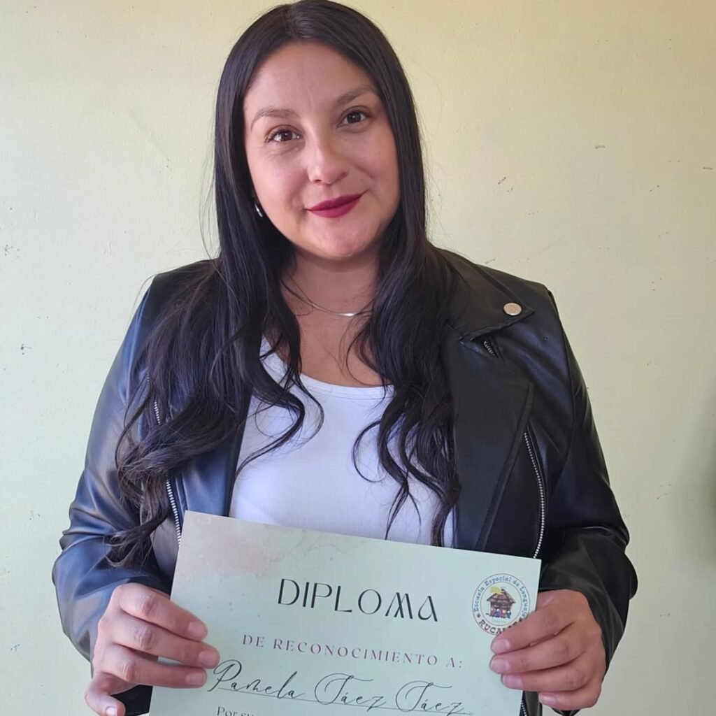 Instagram post from esc.lenguajerucalaf. This post is in position 2.